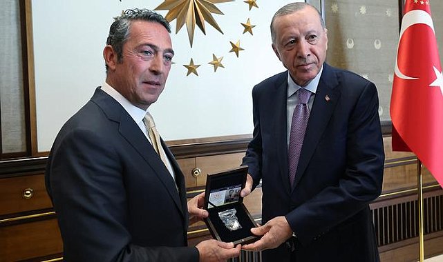 Hediyeler verildi! Cumhurbaşkanı Erdoğan, Beştepe'de Ali Koç'u kabul etti