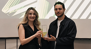 Kadın girişimciliği başarısı: Veritas dijital performans ajansı 5. yılını Londra şubesinde kutluyor!